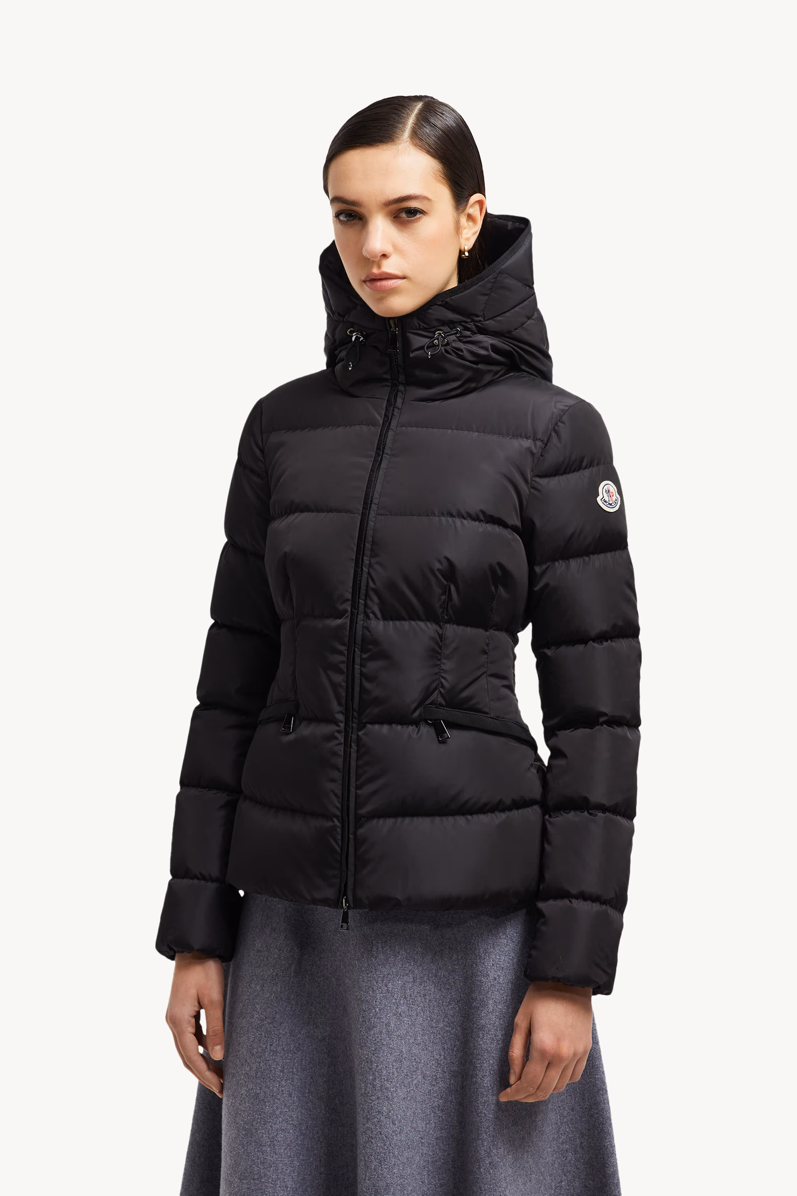 Plumífero corto con capucha Avoce Mujer Negro Moncler 3